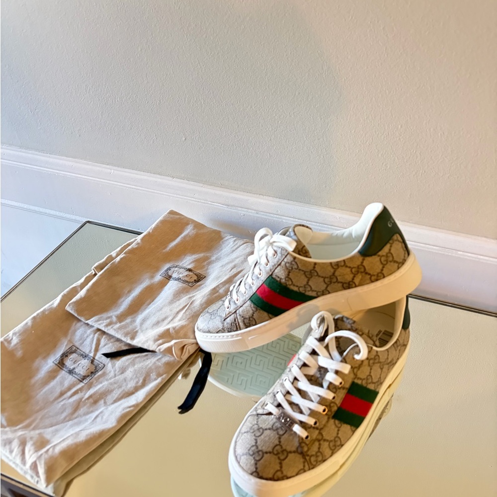 Gucci Women's Green and Beige Sneakers